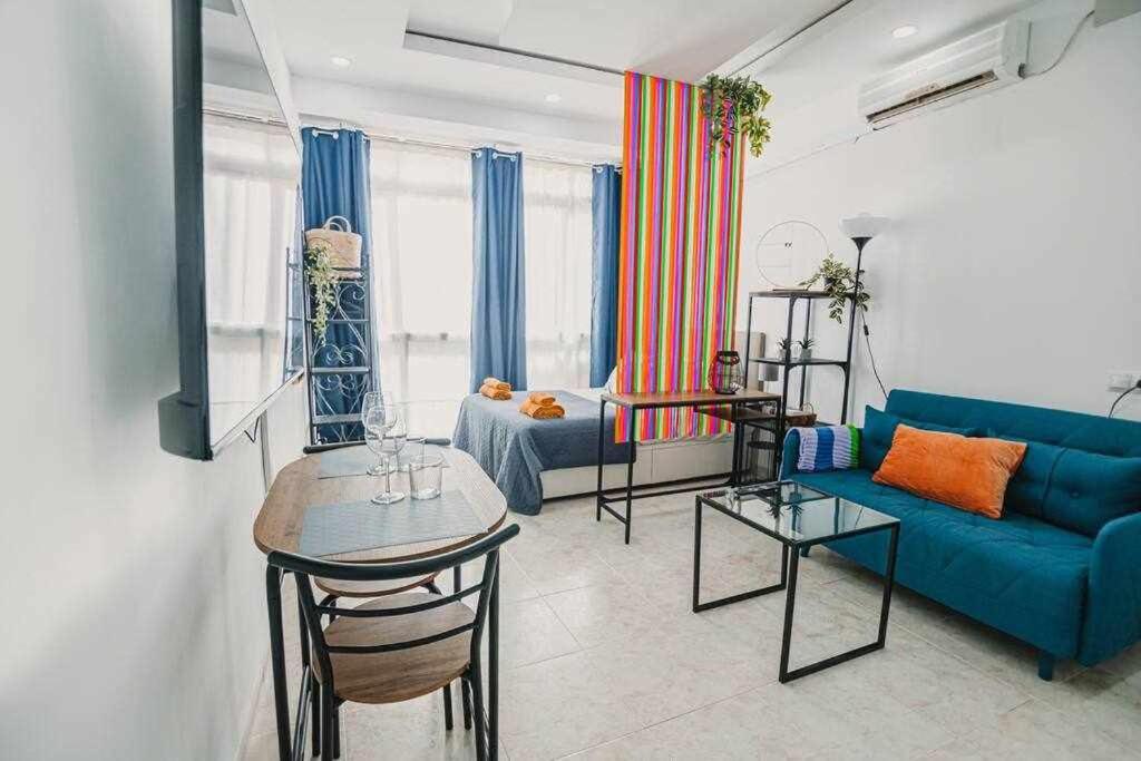 Estudio Pride Torremolinos Buitenkant foto