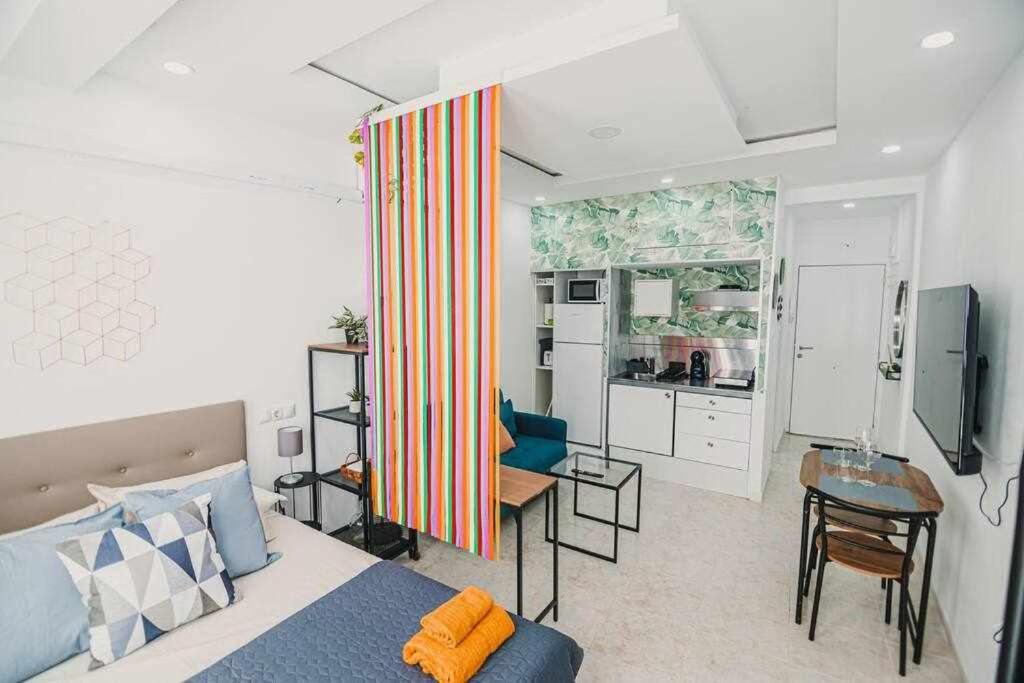 Estudio Pride Torremolinos Buitenkant foto